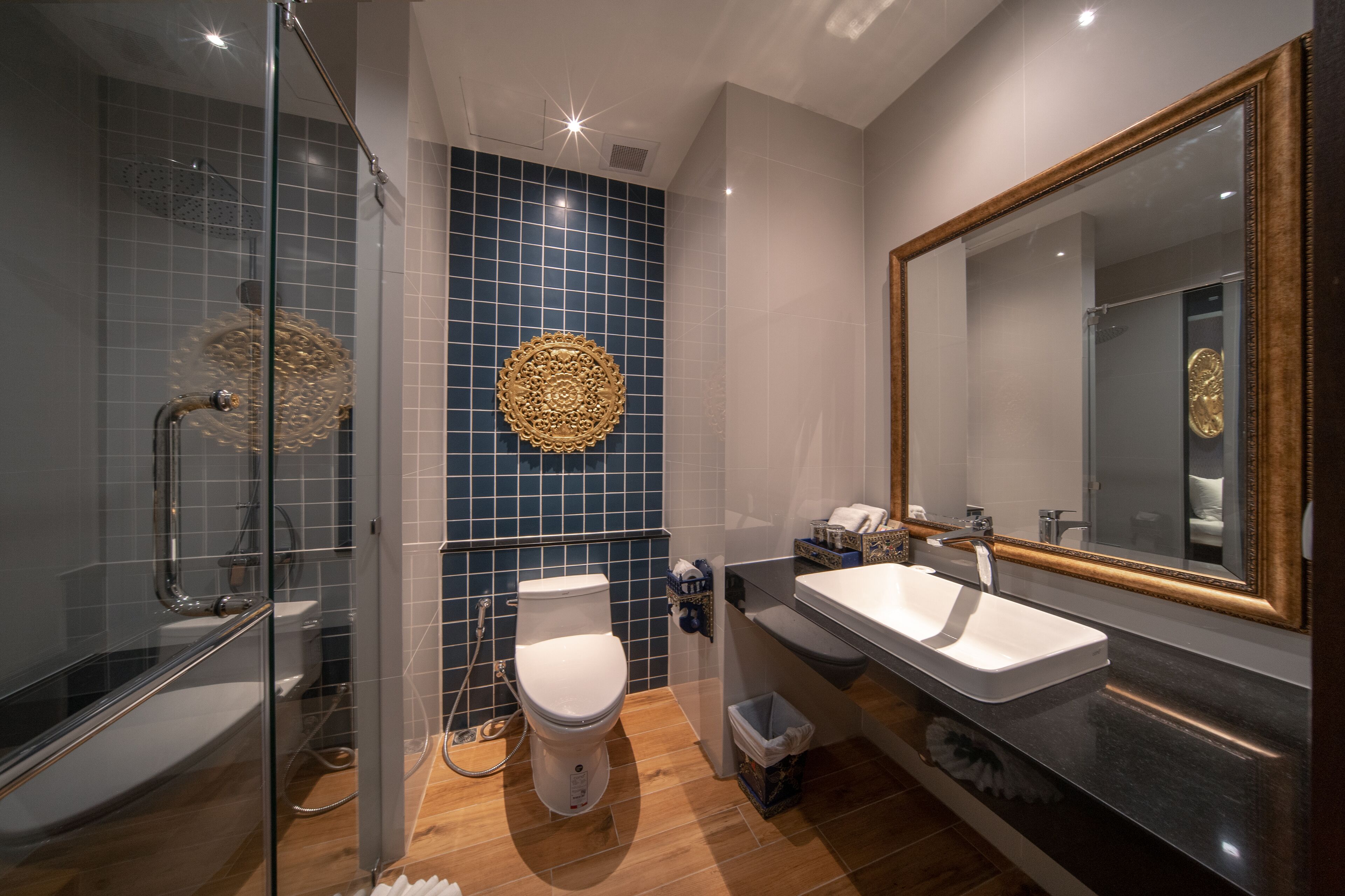 family room | bathroom | free toiletries, hair dryer, towels