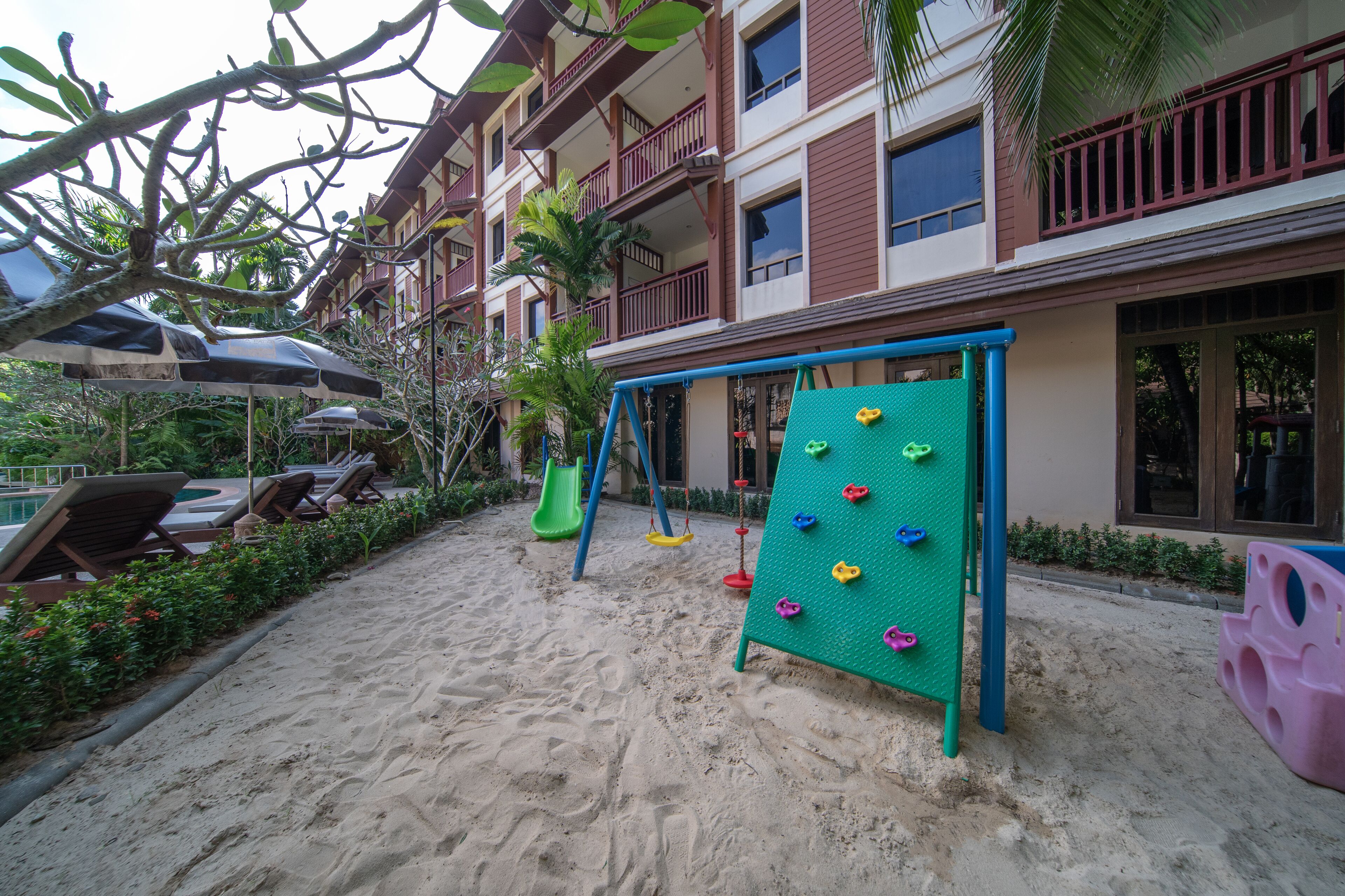 children’s play area – outdoor