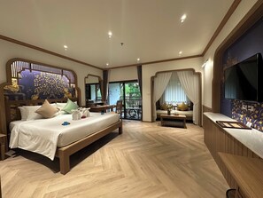 Grand Deluxe Room | Minibar, caja de seguridad en la habitación, escritorio y wifi gratis