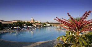 Indoor pool, outdoor pool, pool loungers - Avanti Holiday Village (Paphos)