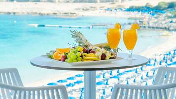 Habitación superior, vista al mar (Front) | Caja de seguridad en la habitación, cortinas blackout y insonorización