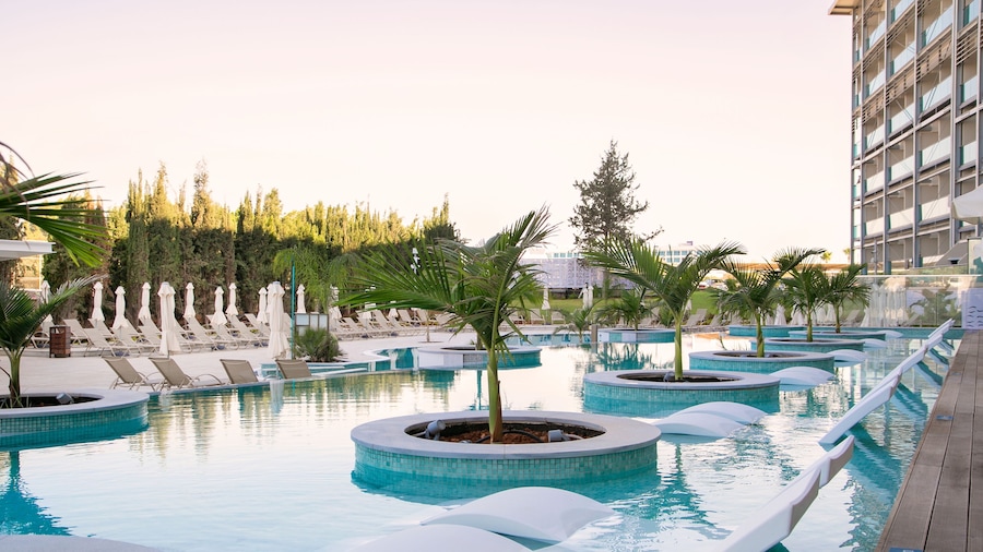 Asterias Beach Hotel