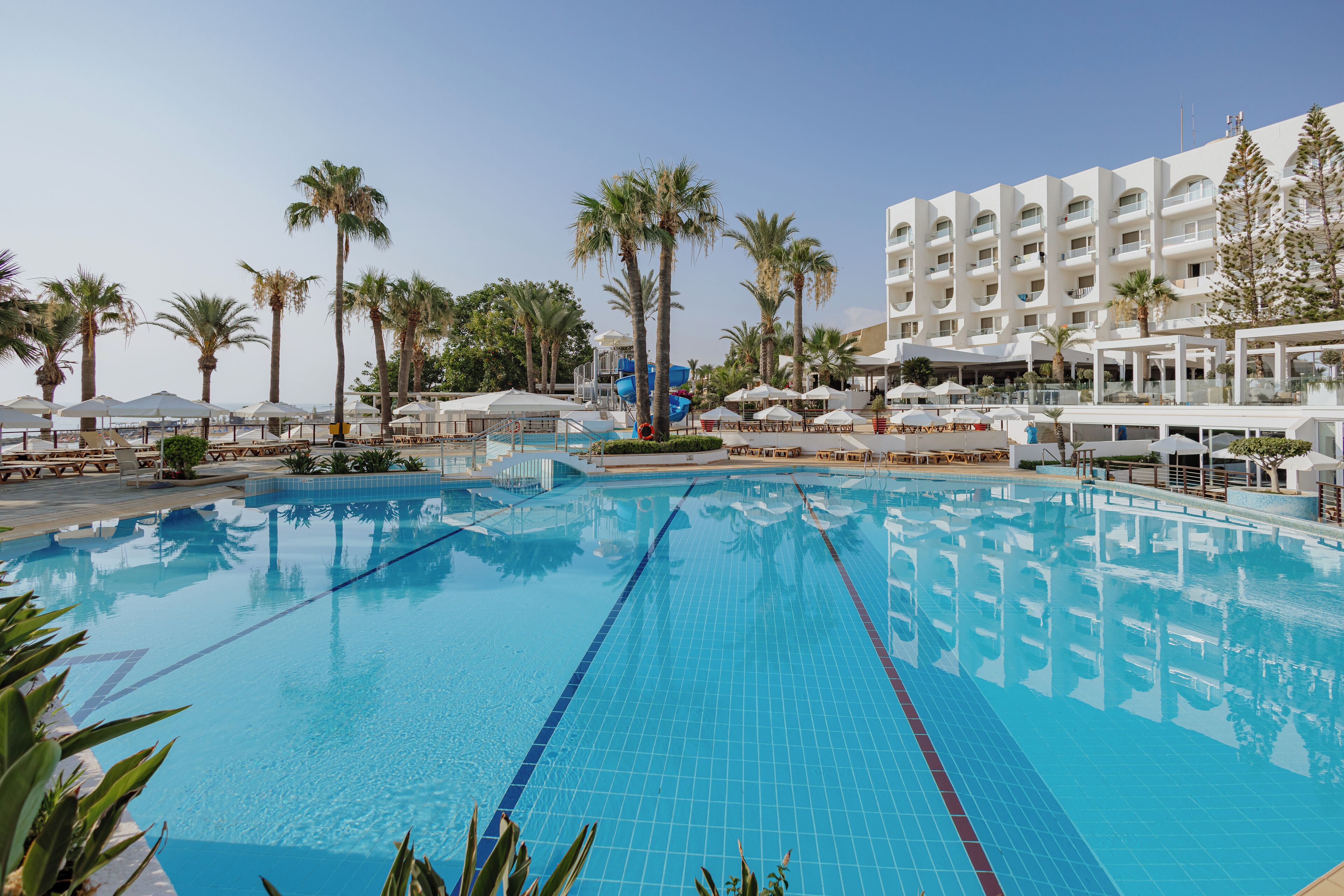 Photo - Golden Coast Beach Hotel