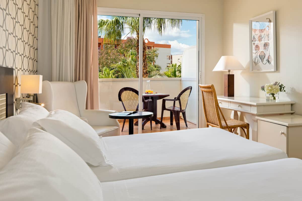 1 bedroom, in-room safe, desk, free wifi