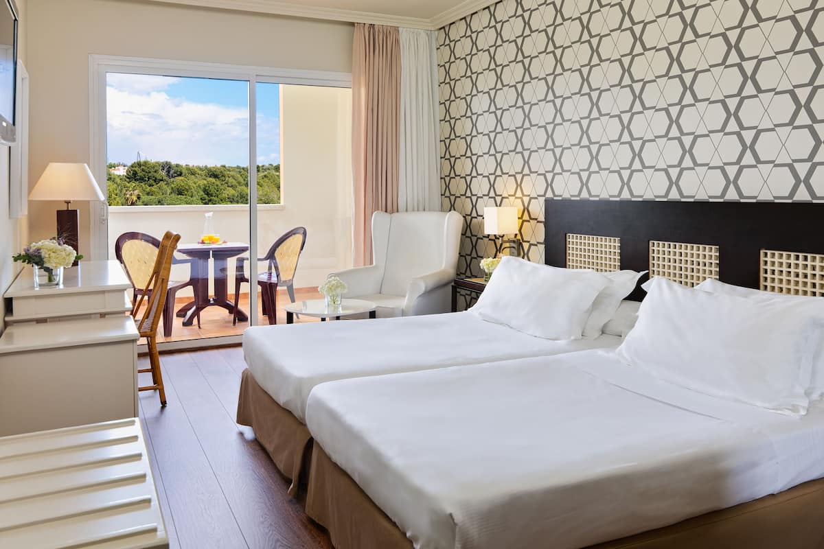 1 bedroom, in-room safe, desk, free wifi