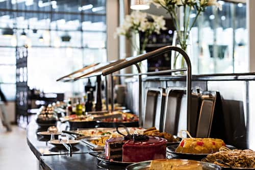 Breakfast, lunch, dinner served; local cuisine