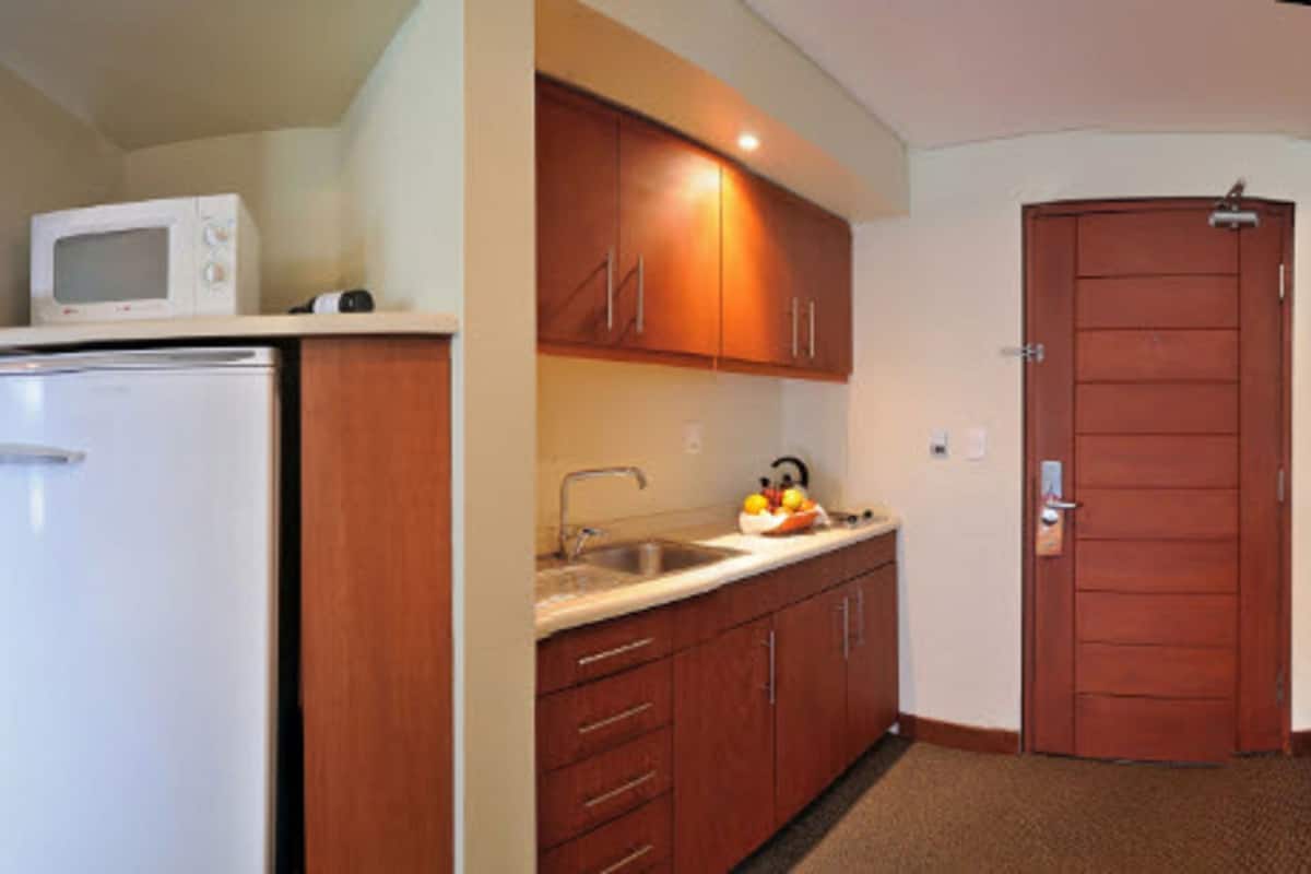 family suite | private kitchen | coffee/tea maker, electric kettle