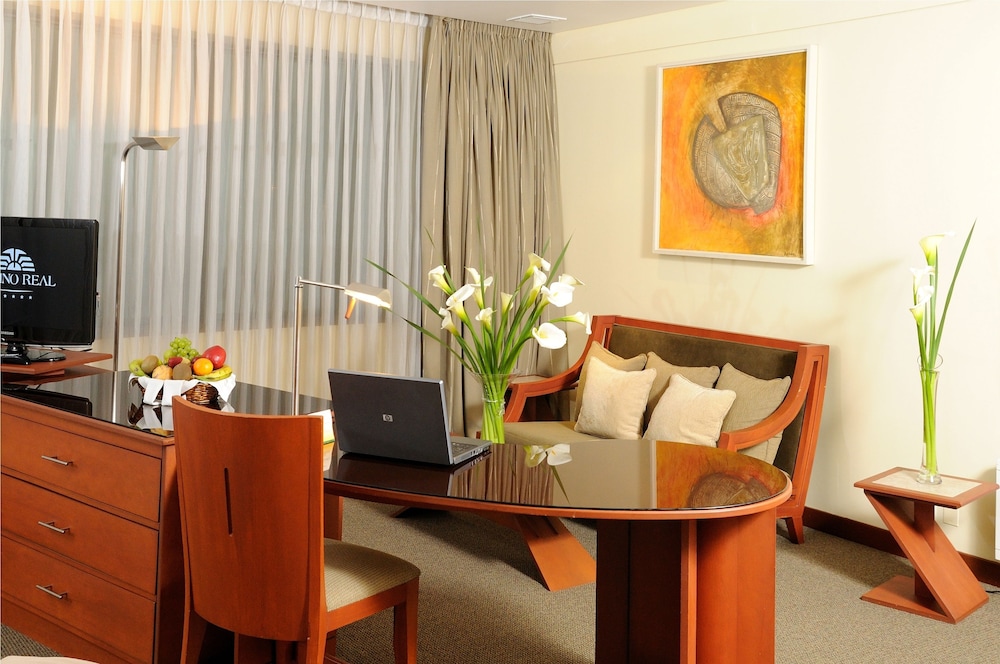 Suites Camino Real by null