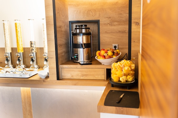Desayuno continental (EUR 19.00 por persona)