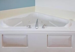 Vòi sen/bồn tắm kết hợp, đồ dùng nhà tắm miễn phí, khăn tắm 
