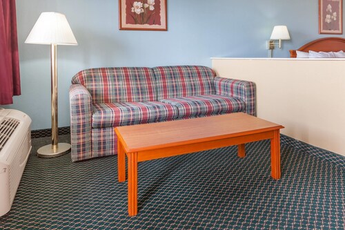 Scottish Inns & Suites Forney/East Dallas