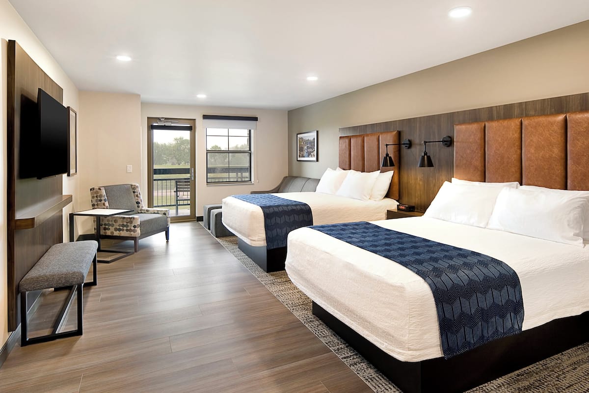Junior Suite, 2 Queen Beds, Balcony