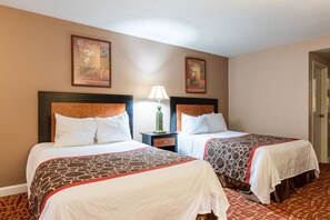 Desk, laptop workspace, blackout drapes, free WiFi - Sundial Inn (Virginia Beach)