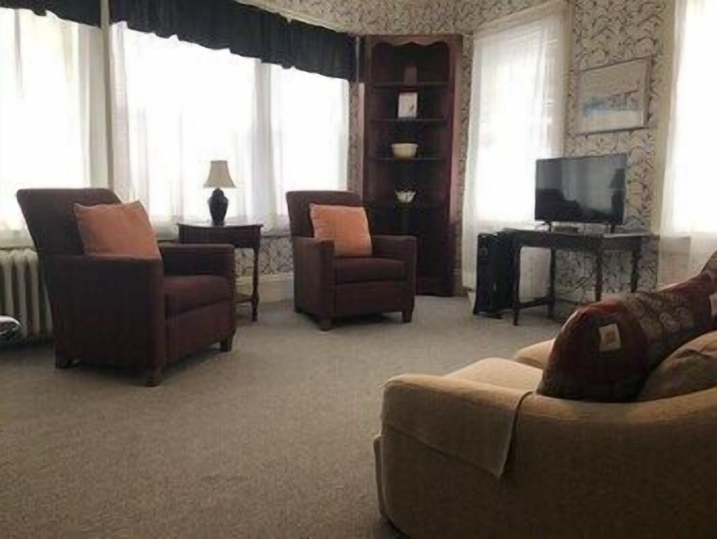 Living area | Flat-screen TV