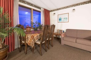 32-inch TV with cable channels