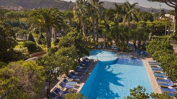 Comfort-Doppel- oder -Zweibettzimmer, Poolblick, Poolseite | Daunenbettdecken, Minibar, Zimmersafe, Schreibtisch