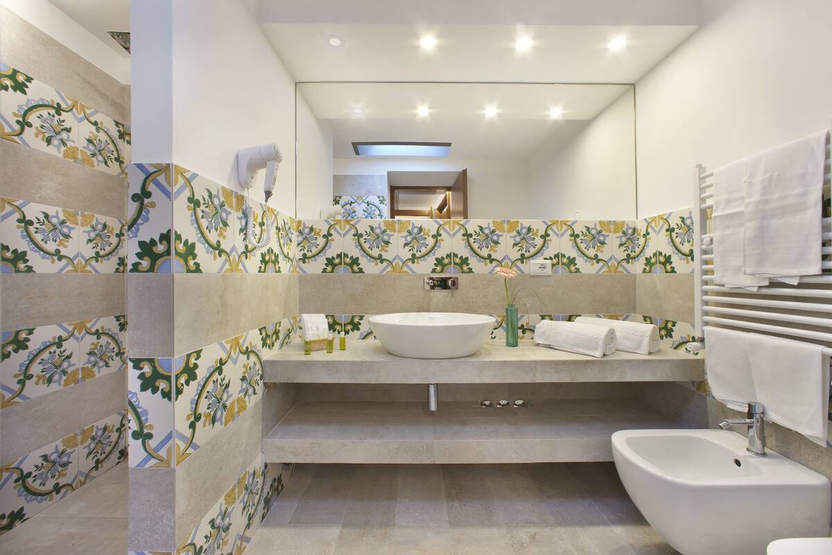 down duvets, minibar, in-room safe, desk