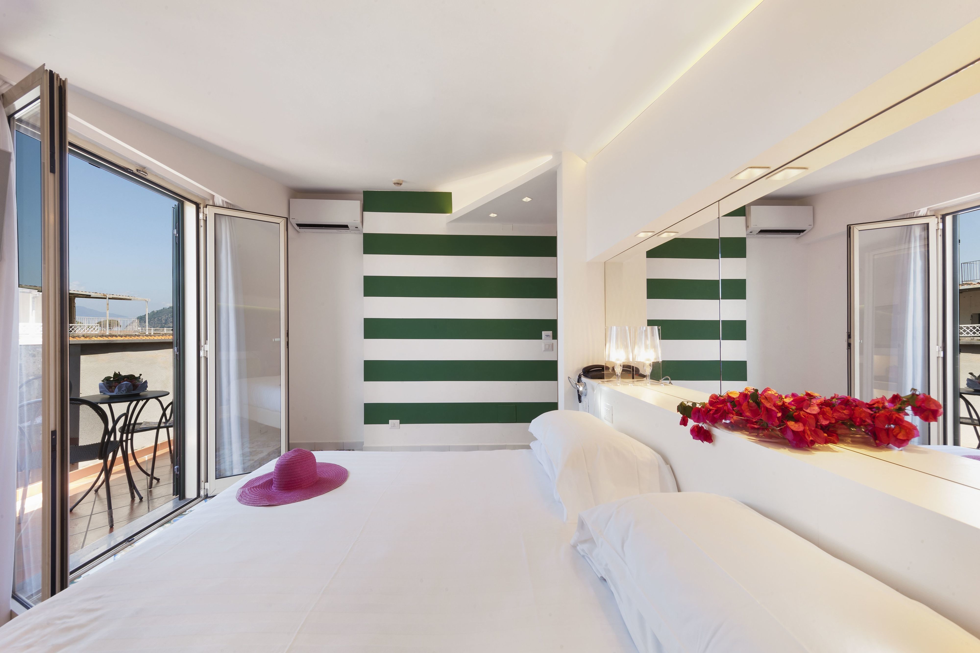 panoramic double room, balcony | down duvets, minibar, in-room safe, desk