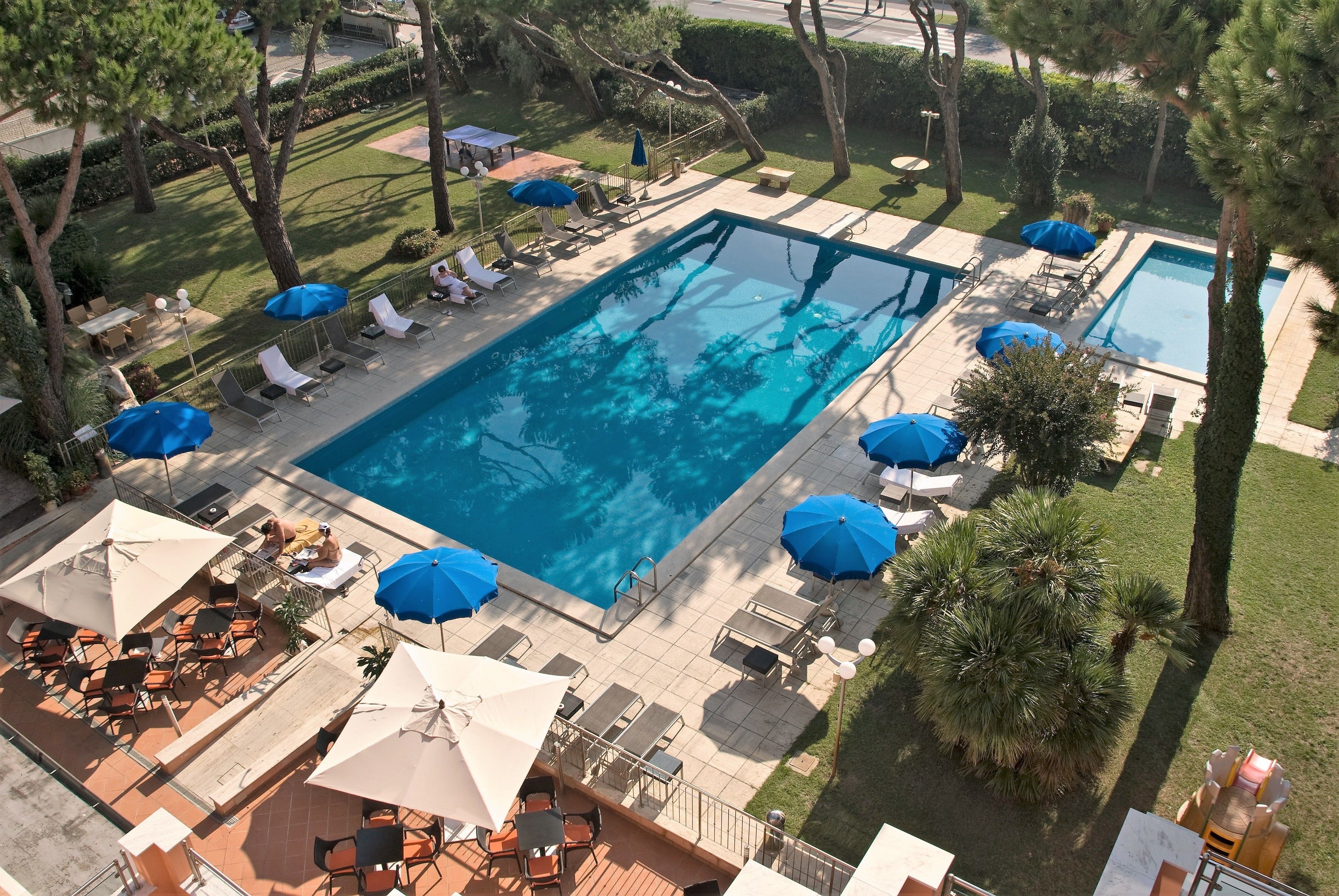 seasonal outdoor pool