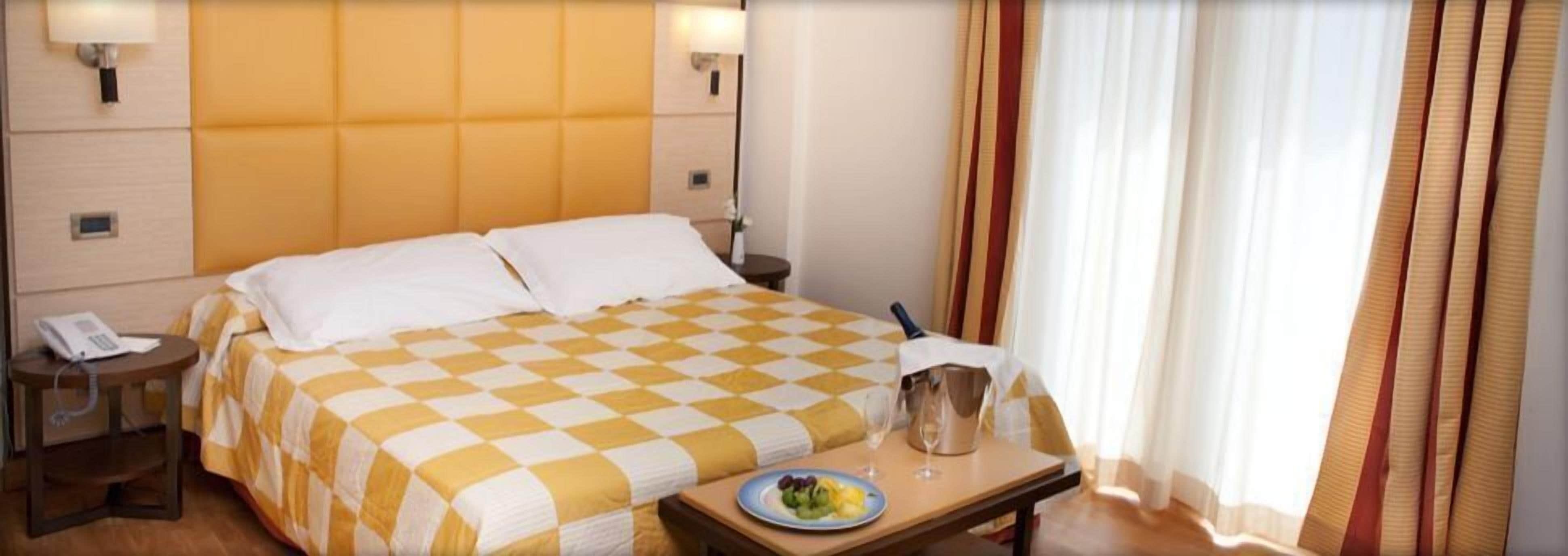 Phòng đôi hoặc 2 giường đơn Tiêu chuẩn | Minibar, két bảo mật tại phòng, bàn, phòng cách âm 