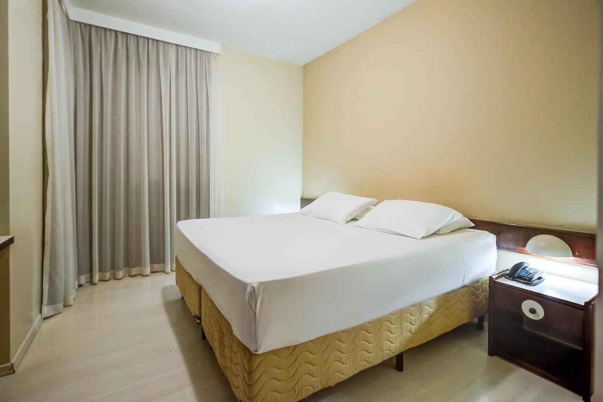 Minibar, wifi gratis, ropa de cama