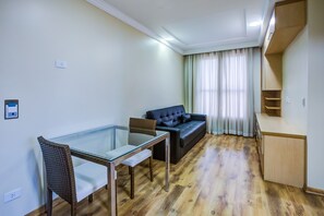 Superior Double Room | Minibar, free WiFi, bed sheets - SLAVIERO Londrina (Londrina)