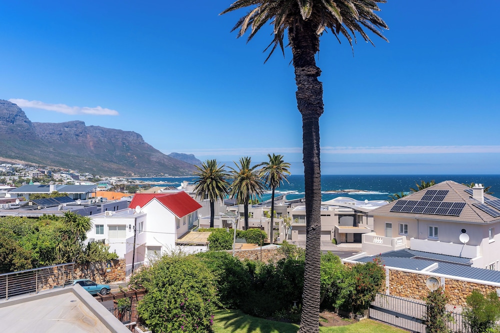 Camps Bay Retreat by null