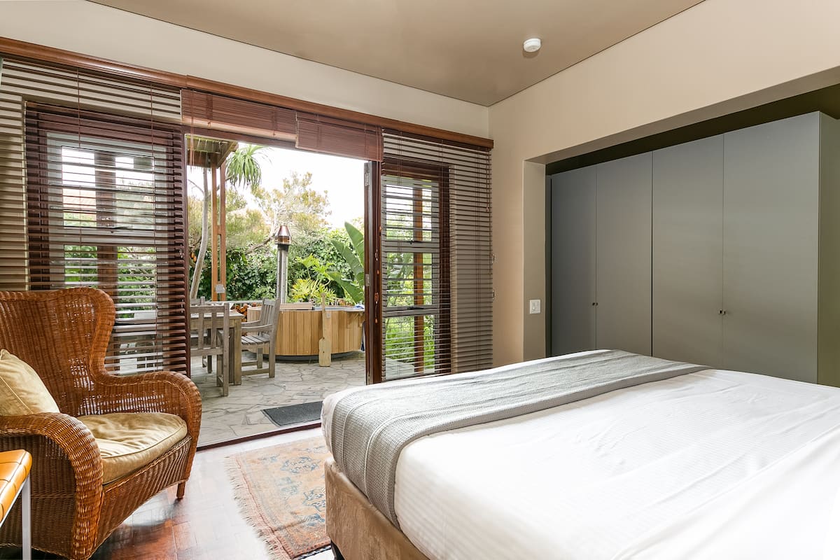 Wood Fired Hot Tub Residence | 1 bedroom, Egyptian cotton sheets, premium bedding, minibar