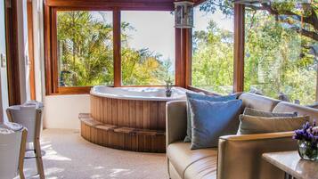 Indoor spa tub