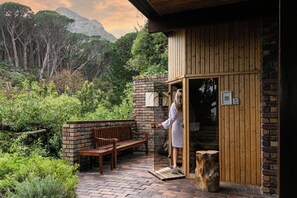 Sauna, boblebad, dampbad, kropsbehandlinger, aromaterapi