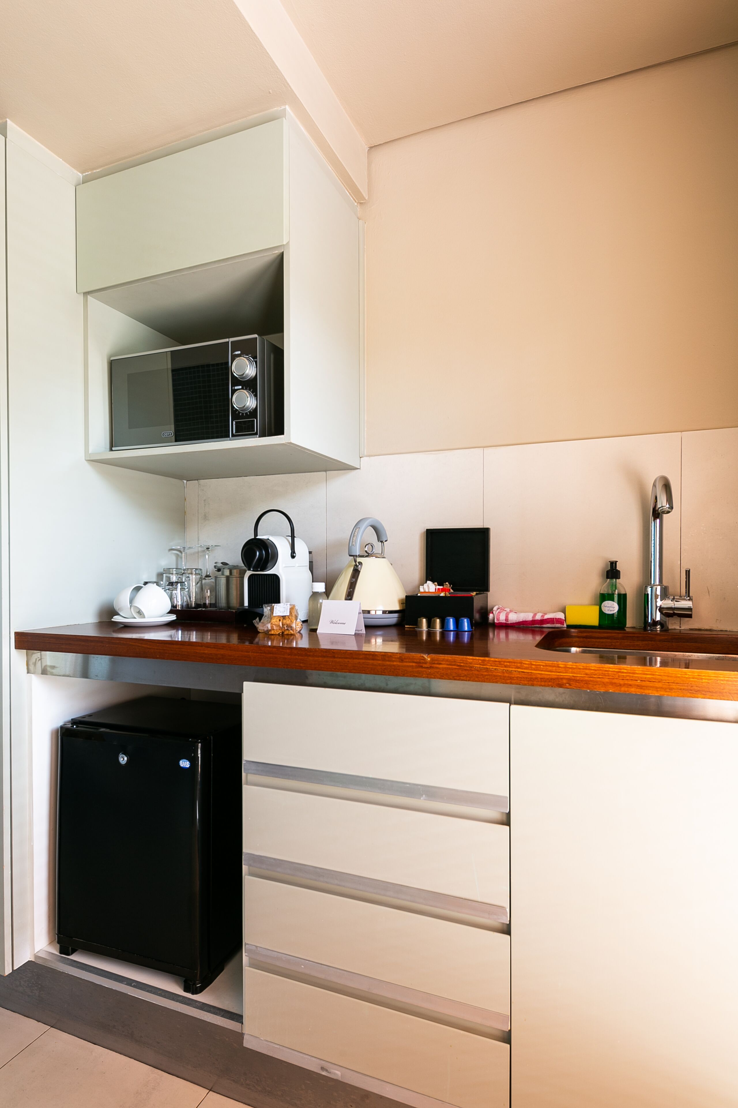 wood fired hot tub nature studio | private kitchenette | coffee/tea maker, electric kettle