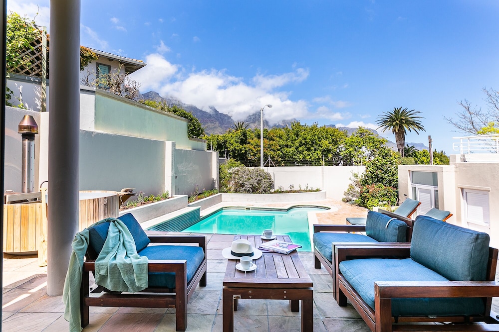Camps Bay Retreat by null