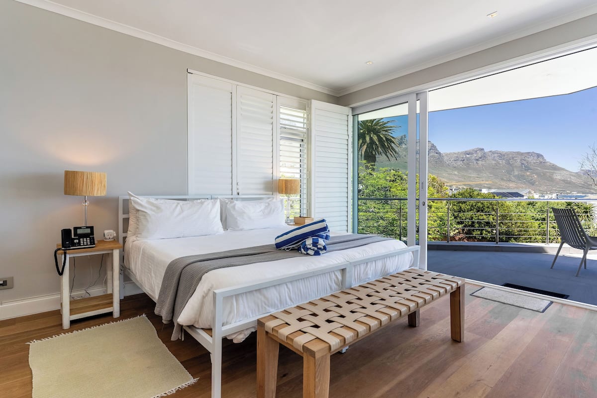 Lakens van Egyptisch katoen, luxe beddengoed, een minibar