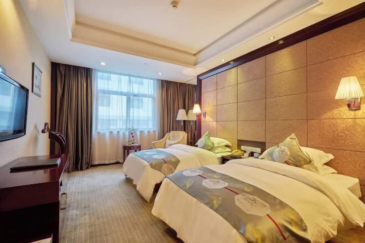 Minibar, in-room safe, desk, blackout curtains