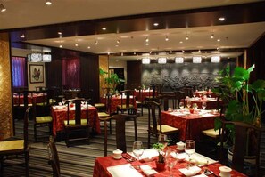 Lunch and dinner served - Beijing Rainbow Hotel (Beijing)