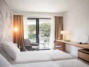 Minibar, in-room safe, desk, free WiFi - Hotel Kompas (Dubrovnik)