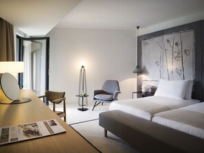 Executive Suite, Balcony | Minibar, in-room safe, desk, free cribs/infant beds - Hotel Kompas (Dubrovnik)