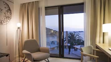 Chambre Double Deluxe, balcon, vue mer | Minibar, coffres-forts dans les chambres, bureau, lits bébé (gratuits)