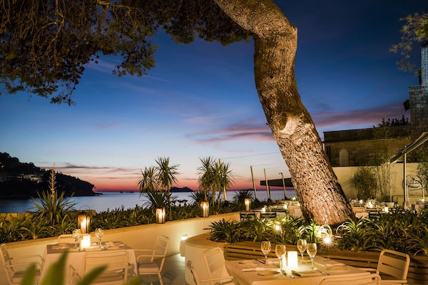 Serviço de café da manhã, culinária mediterrânea, vistas para a praia