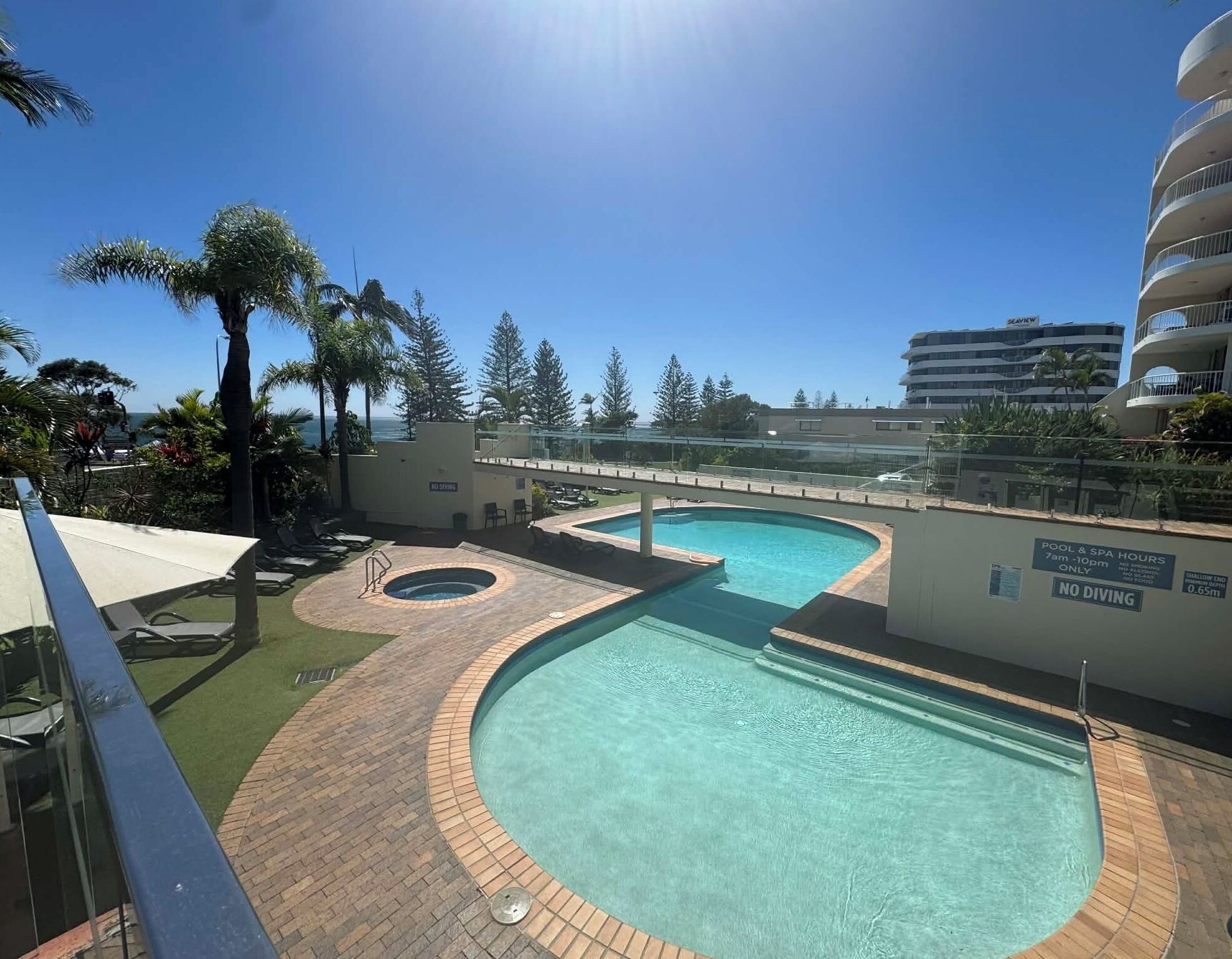 حمّام سباحة خارجي