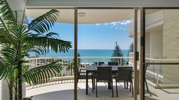 3 Bedroom Split Level Superior Ocean View | Terrace/patio