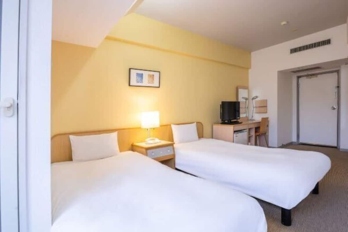 Desk, blackout drapes, iron/ironing board, free WiFi