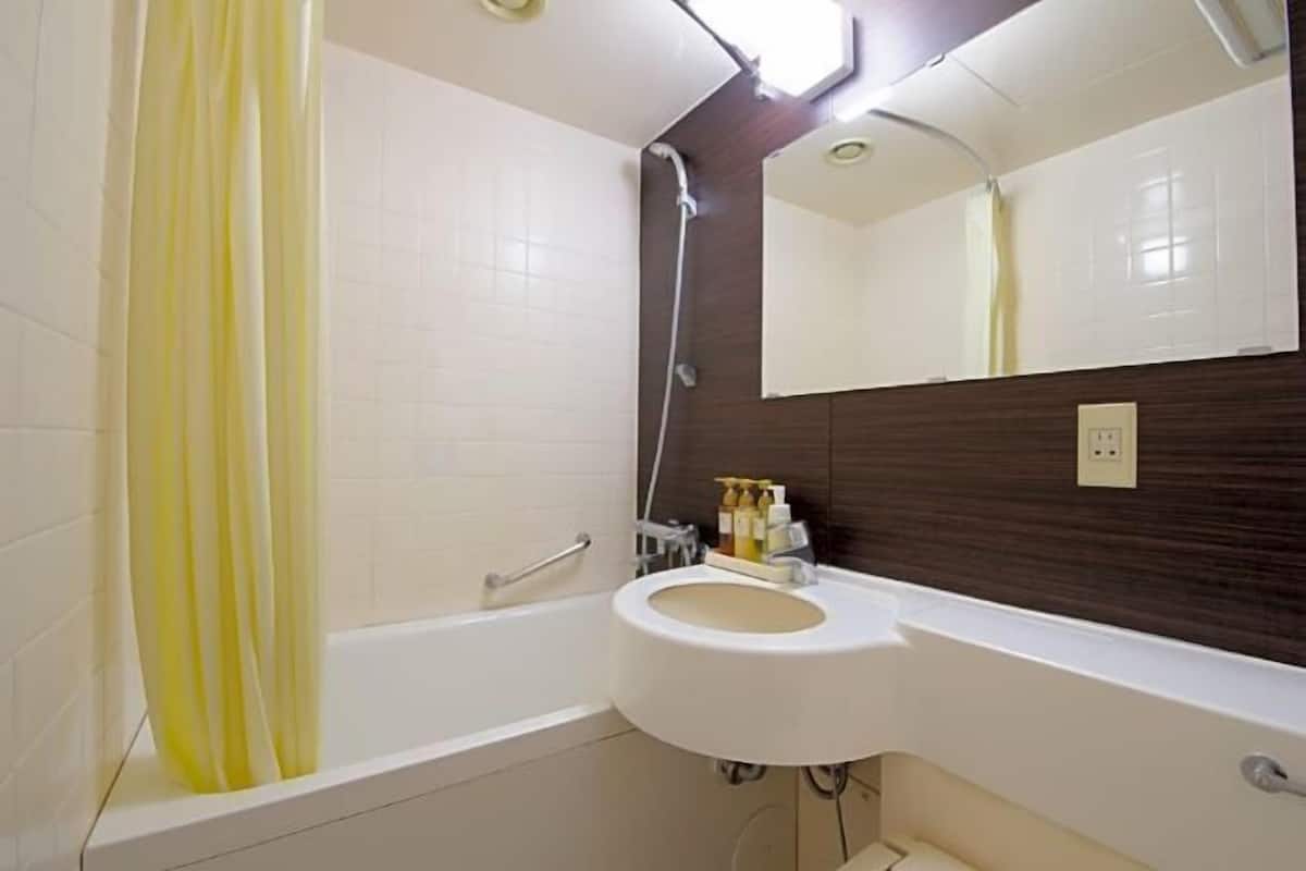 Bagno | Combinazione doccia/vasca, set di cortesia gratuito, asciugacapelli