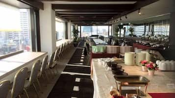 Daily buffet breakfast for a fee