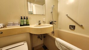 Combined shower/bathtub, free toiletries, hair dryer - Platon Hotel Yokkaichi (Yokkaichi)