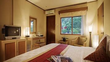 Minibar, Schreibtisch, laptopgeeigneter Arbeitsplatz