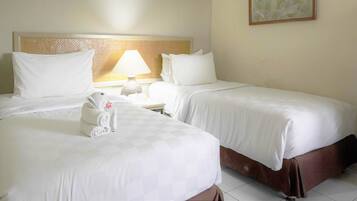 Superior Twin Room | Minibar, desk, laptop workspace, soundproofing