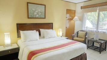 Minibar, desk, laptop workspace, soundproofing