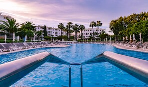 Indoor pool, 2 outdoor pools, pool umbrellas, sun loungers