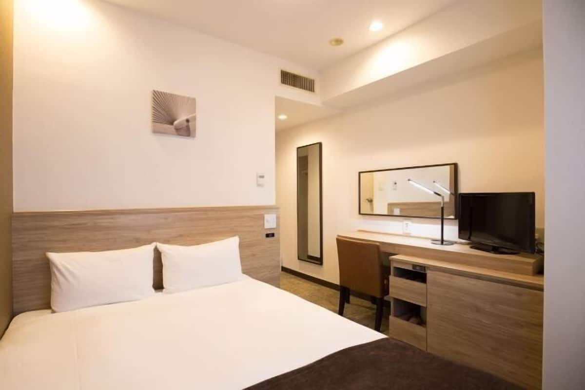 Down duvets, desk, iron/ironing board, free WiFi